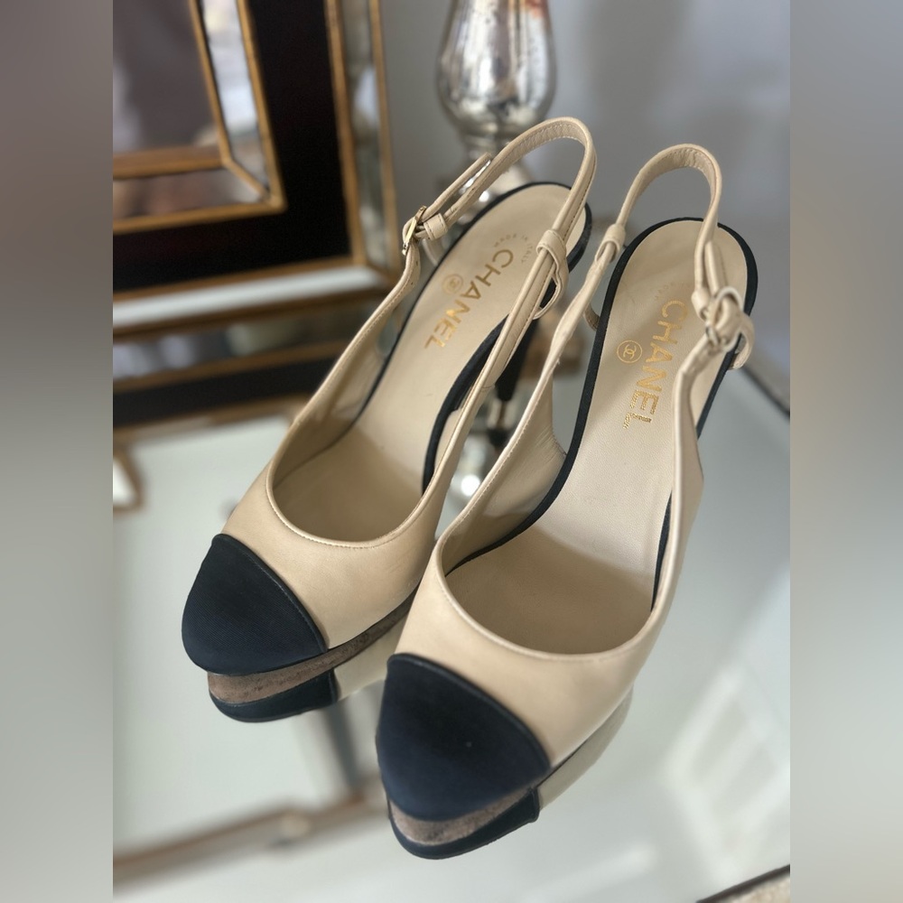 ⭐️CHANEL⭐️ Authentic. Cap toe sling back heels. Grosgrain cap toe in black.sz 41